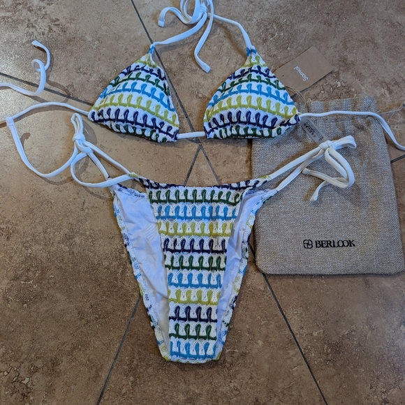 Samiol NWT Small Blue Geometric Crochet Bikini Set - Picture 1 of 3